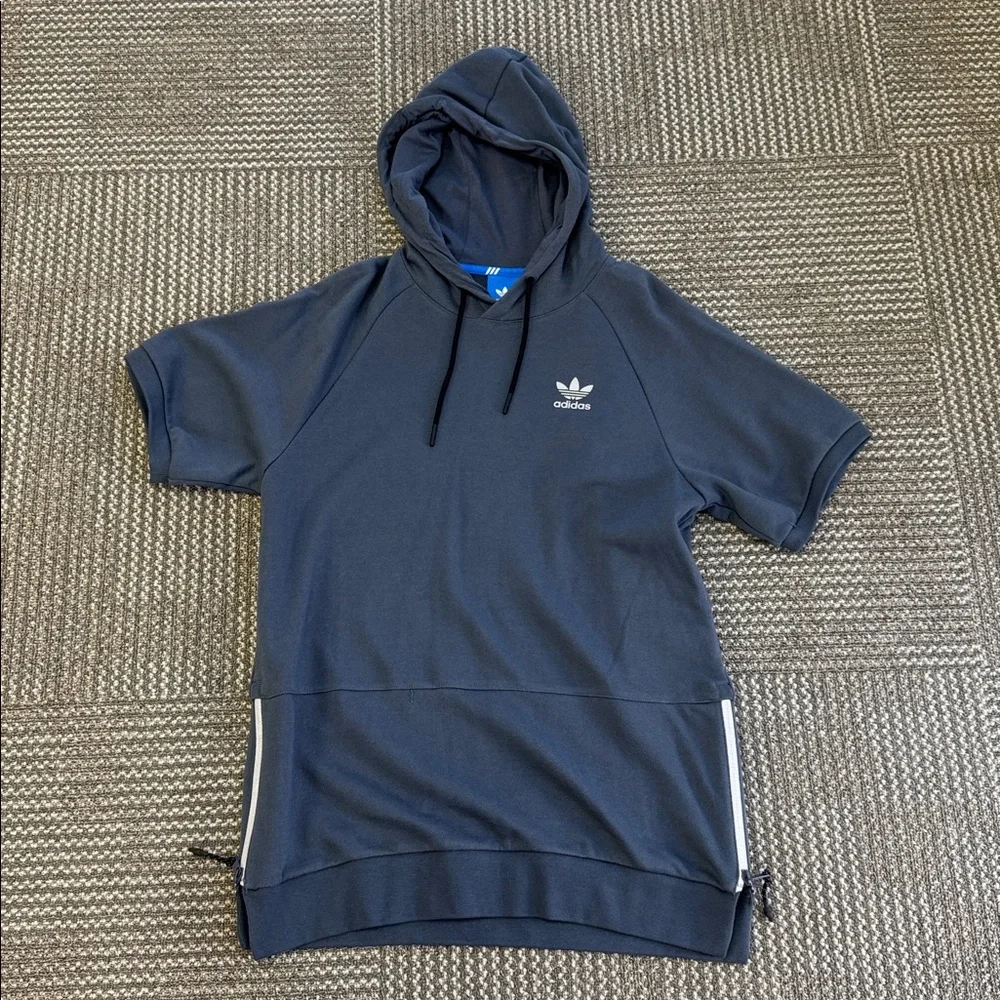 NWT Adidas Men’s Luxe Shortsleeved Navy Blue Hoodie, size M